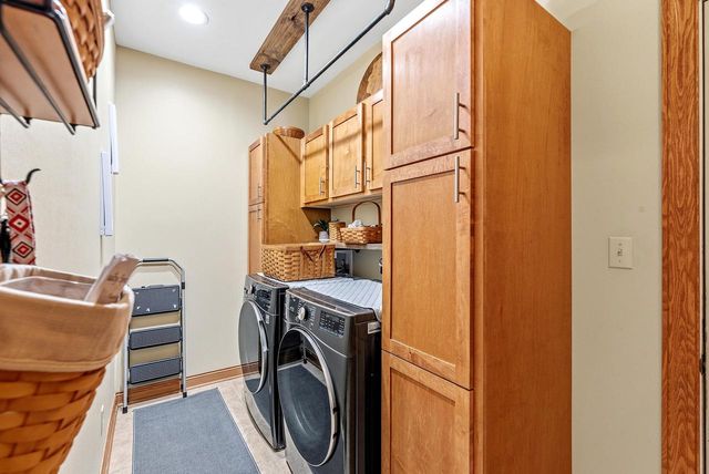 348 S Maple LANE, Saukville, WI 53080