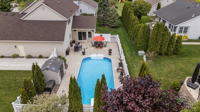 348 S Maple LANE, Saukville, WI 53080