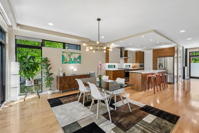 292 Vincent Avenue N, Minneapolis, MN 55405