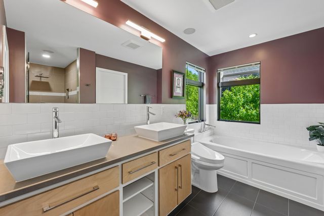292 Vincent Avenue N, Minneapolis, MN 55405