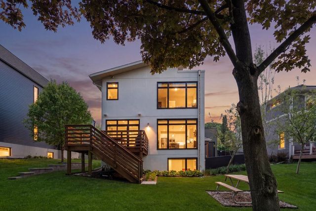 292 Vincent Avenue N, Minneapolis, MN 55405
