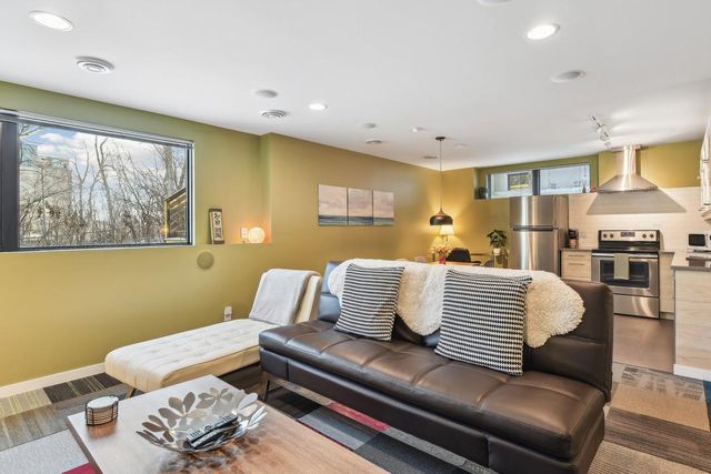 292 Vincent Avenue N, Minneapolis, MN 55405