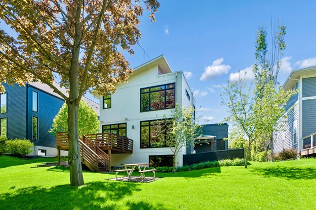 292 Vincent Avenue N, Minneapolis, MN 55405