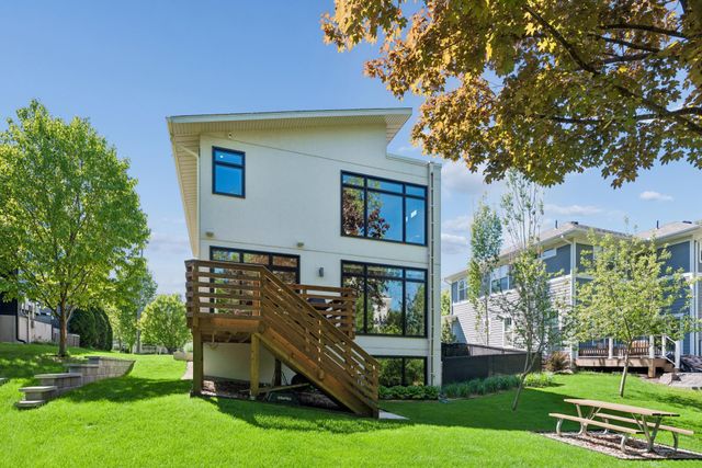 292 Vincent Avenue N, Minneapolis, MN 55405