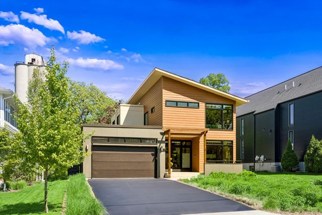 292 Vincent Avenue N, Minneapolis, MN 55405