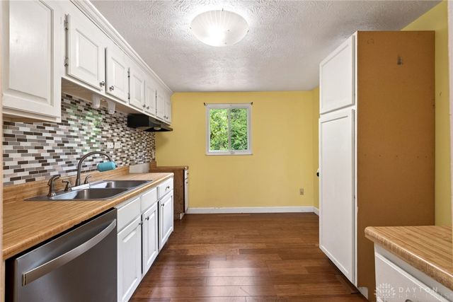 6302 E Gander, Dayton, OH 45424