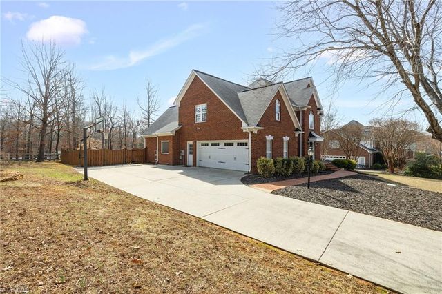 5736 Brightington Court, Kernersville, NC 27284
