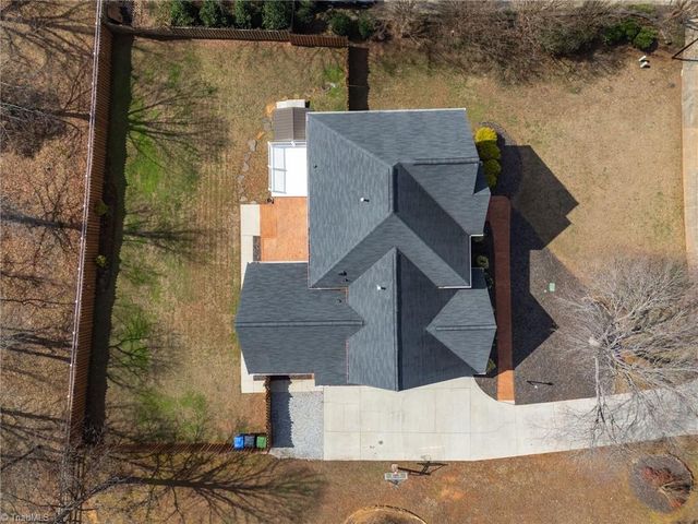 5736 Brightington Court, Kernersville, NC 27284