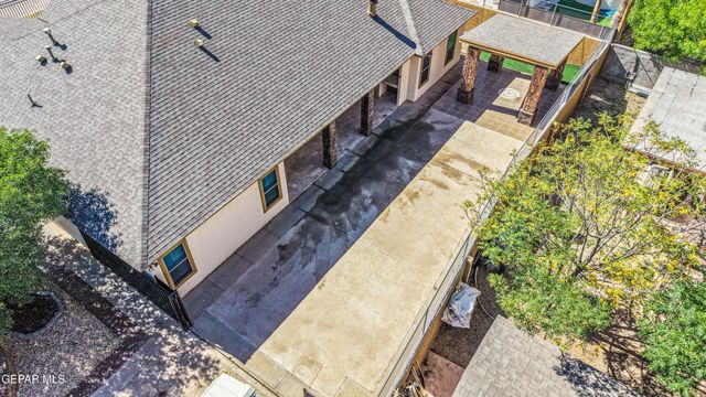 451 BURKETT Drive, Clint, TX 79836