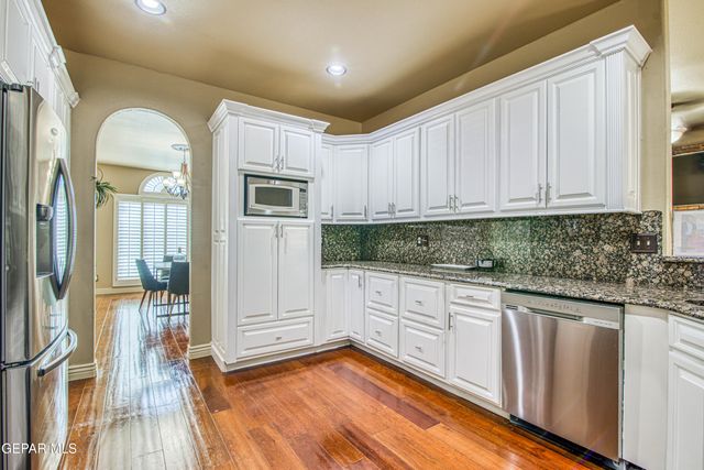 451 BURKETT Drive, Clint, TX 79836