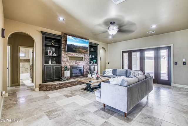 451 BURKETT Drive, Clint, TX 79836