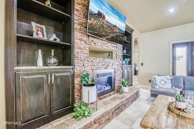 451 BURKETT Drive, Clint, TX 79836