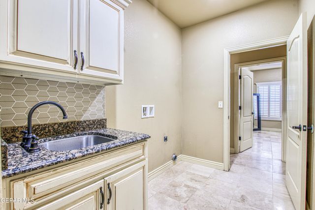 451 BURKETT Drive, Clint, TX 79836
