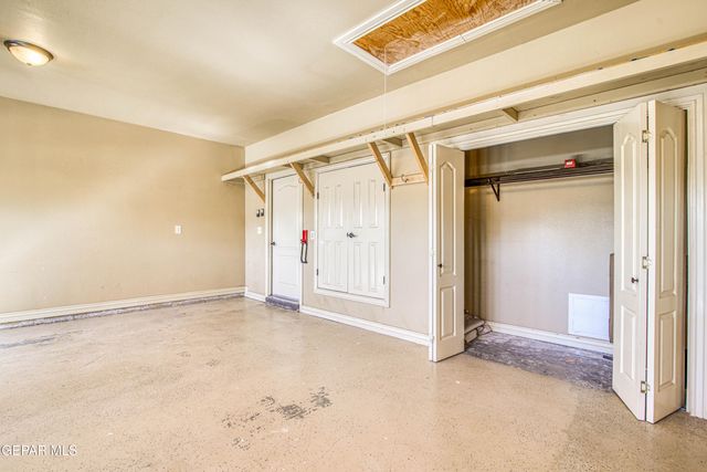 451 BURKETT Drive, Clint, TX 79836