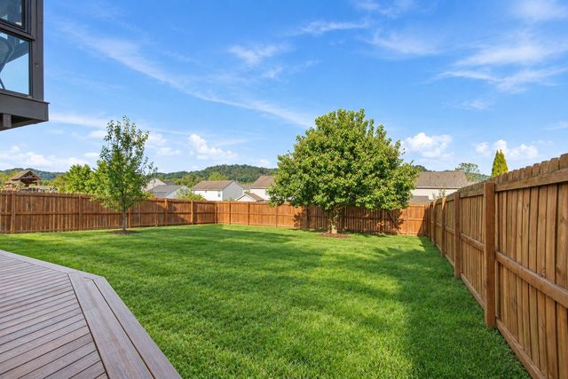 553 Wolfeboro Ln, Nashville, TN 37221
