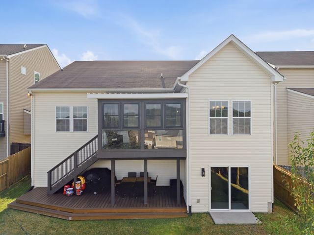 553 Wolfeboro Ln, Nashville, TN 37221