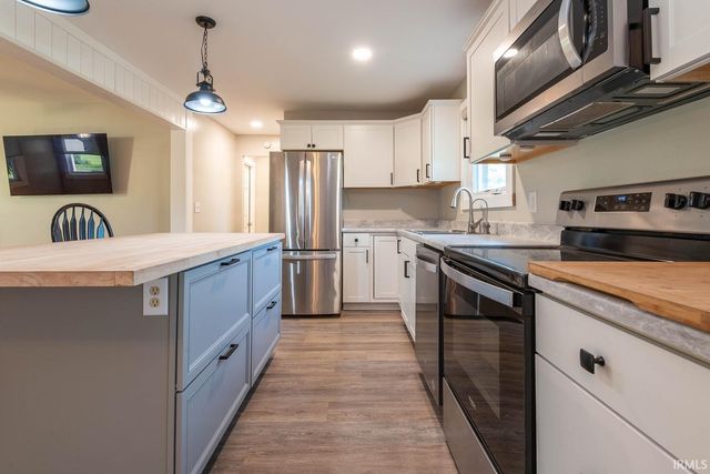 527 Grandma Brown Road, Mitchell, IN 47446