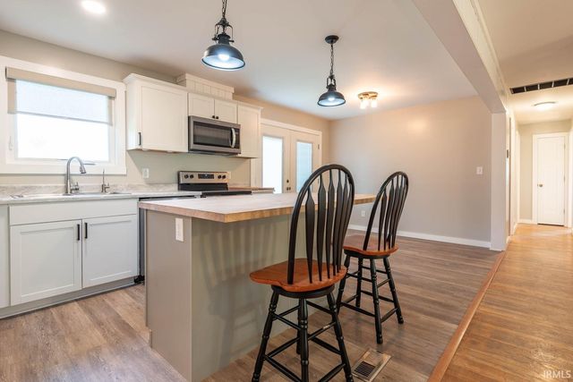 527 Grandma Brown Road, Mitchell, IN 47446