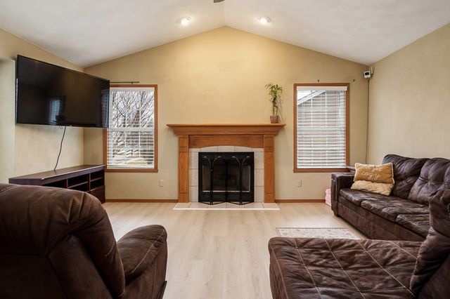 6511 WEAVER Road, Rockford, IL 61114