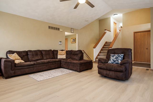 6511 WEAVER Road, Rockford, IL 61114