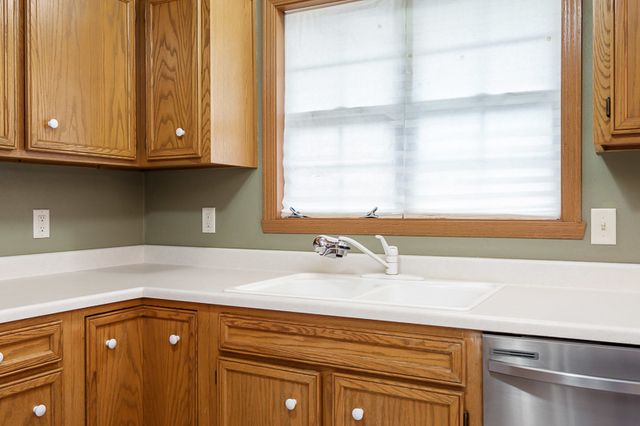 6511 WEAVER Road, Rockford, IL 61114