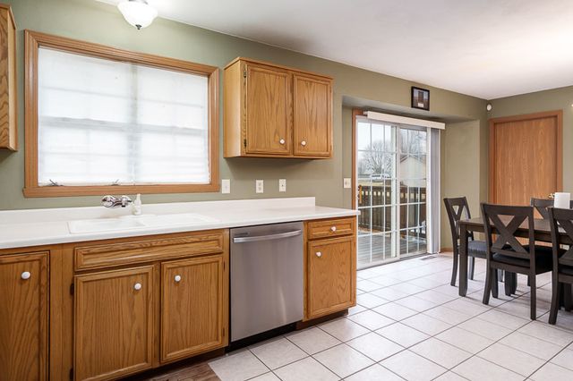 6511 WEAVER Road, Rockford, IL 61114