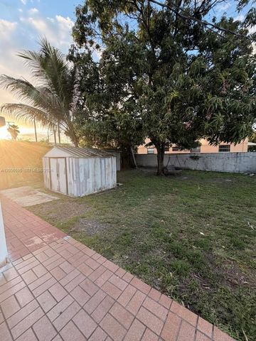 41 E 20th St, Hialeah, FL 33010
