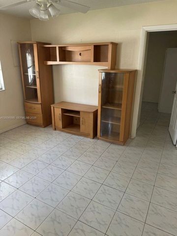 41 E 20th St, Hialeah, FL 33010