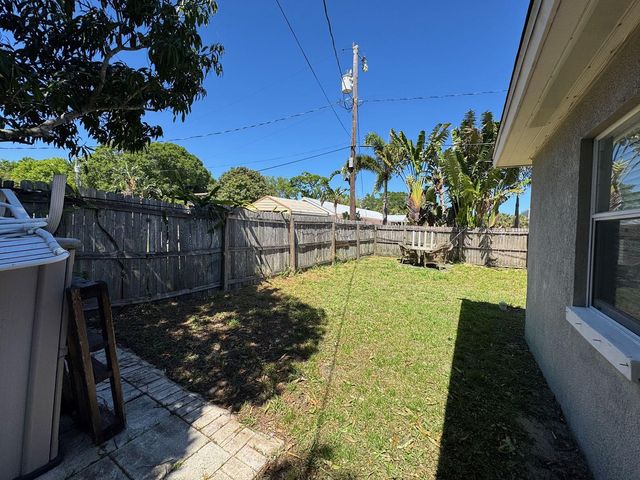 1246-1248 17th Pl, Vero Beach, FL 32960