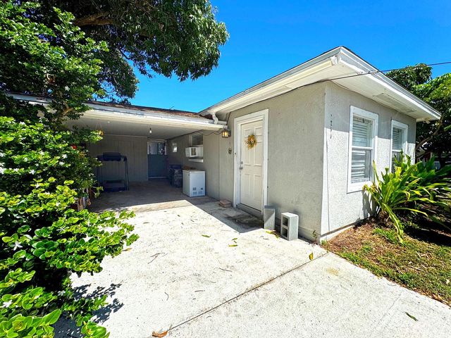 1246-1248 17th Pl, Vero Beach, FL 32960
