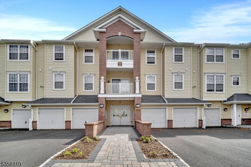 2303 Ambassador Ct 2303, Franklin Twp., NJ 08873