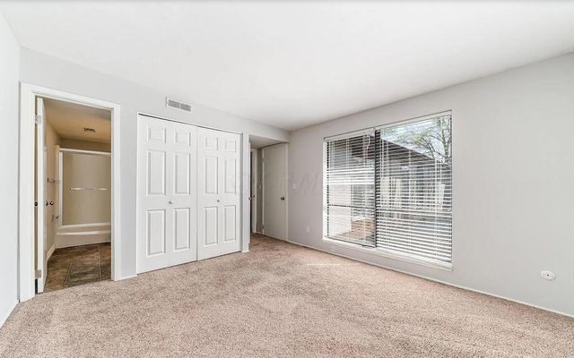5442 Worthington Forest Place, Columbus, OH 43229