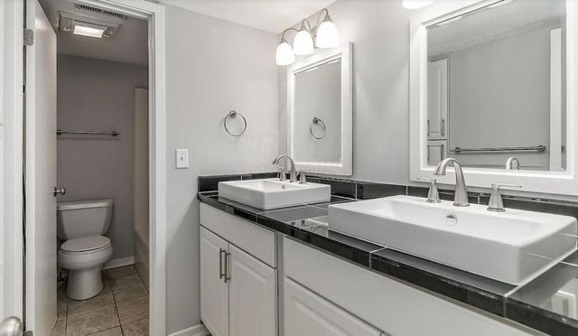 5442 Worthington Forest Place, Columbus, OH 43229