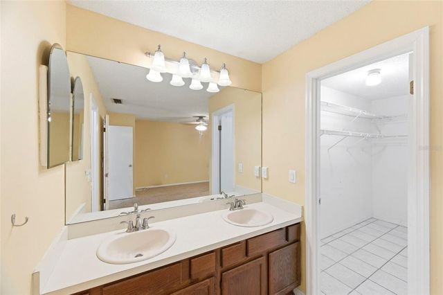 4012 HUXFORD COURT, Tampa, FL 33624