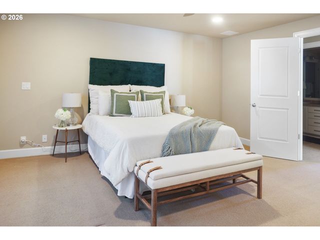 2250 TURNBERRY Ct, Eugene, OR 97401