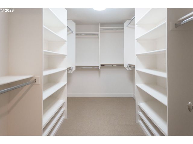 2250 TURNBERRY Ct, Eugene, OR 97401