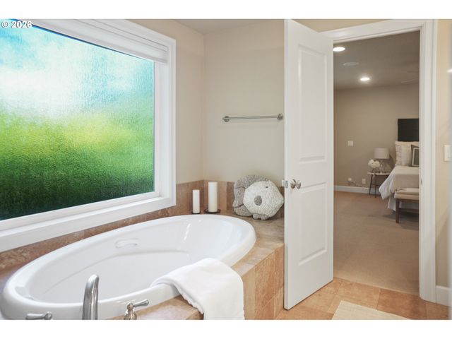 2250 TURNBERRY Ct, Eugene, OR 97401