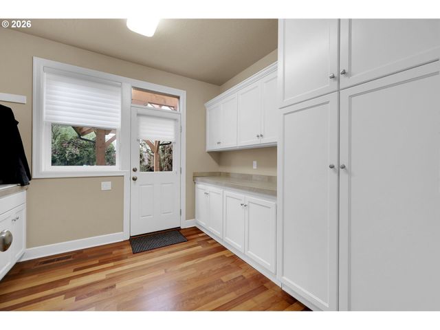 2250 TURNBERRY Ct, Eugene, OR 97401