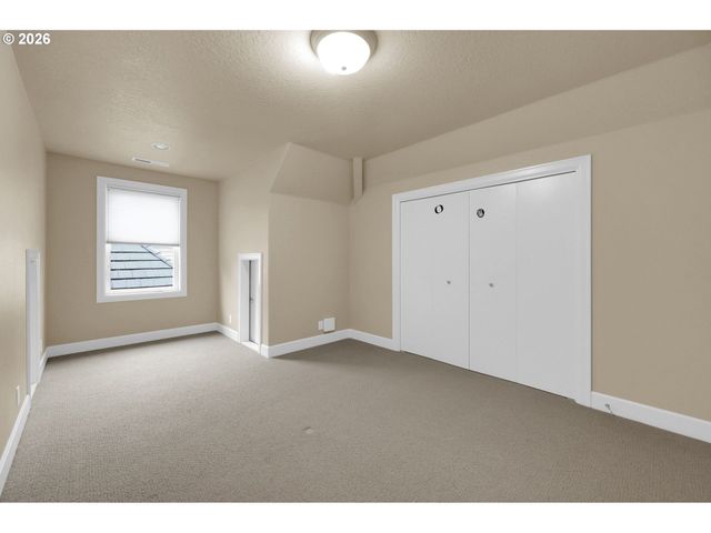 2250 TURNBERRY Ct, Eugene, OR 97401