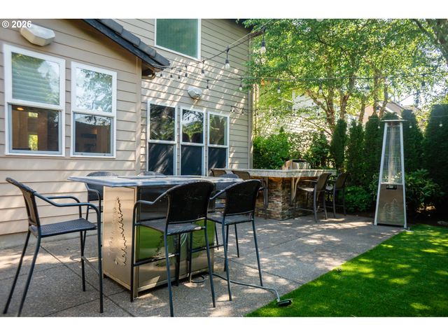 2250 TURNBERRY Ct, Eugene, OR 97401