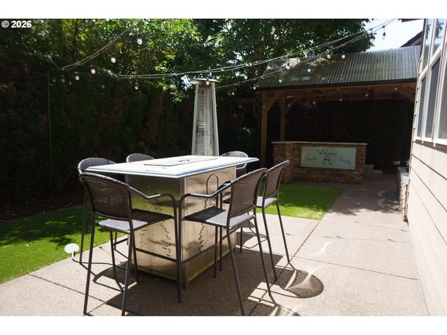 2250 TURNBERRY Ct, Eugene, OR 97401