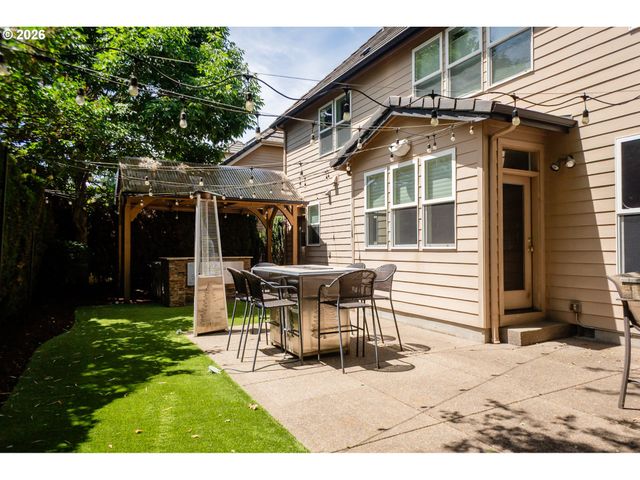 2250 TURNBERRY Ct, Eugene, OR 97401