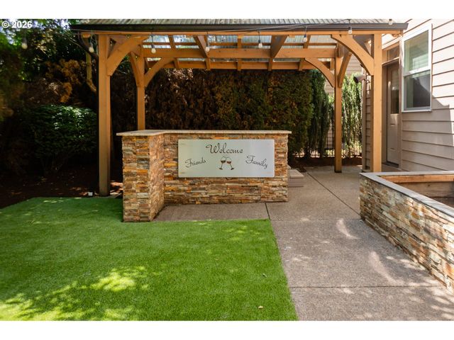 2250 TURNBERRY Ct, Eugene, OR 97401