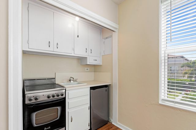 90 SE 5th Avenue, Delray Beach, FL 33483
