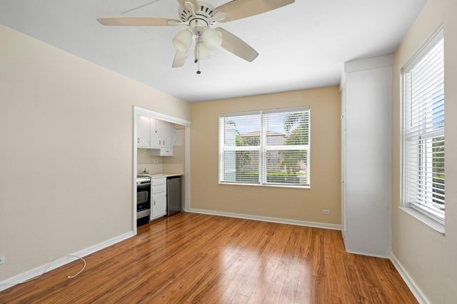 90 SE 5th Avenue, Delray Beach, FL 33483