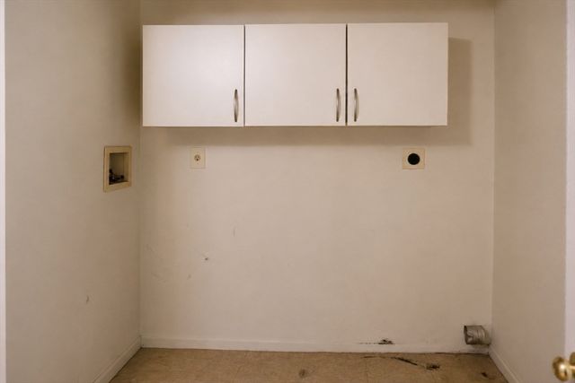 94 Whitins Rd, Sutton, MA 01590