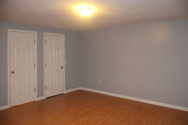 94 Whitins Rd, Sutton, MA 01590