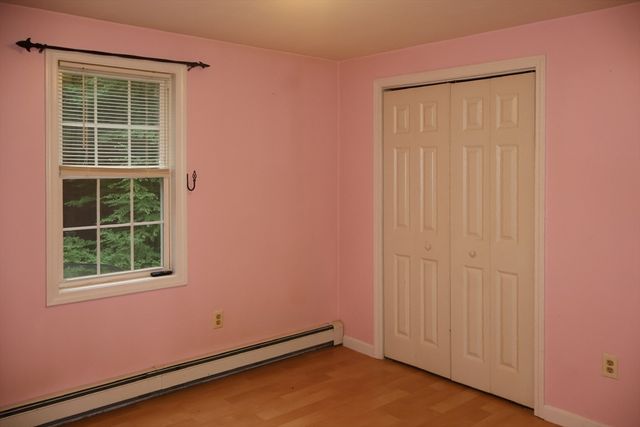 94 Whitins Rd, Sutton, MA 01590