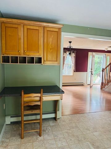 94 Whitins Rd, Sutton, MA 01590