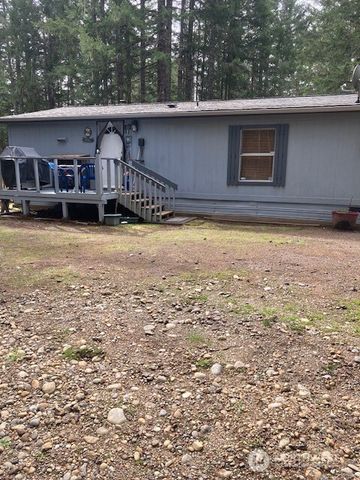 531 N Mountain View Drive, Hoodsport, WA 98548